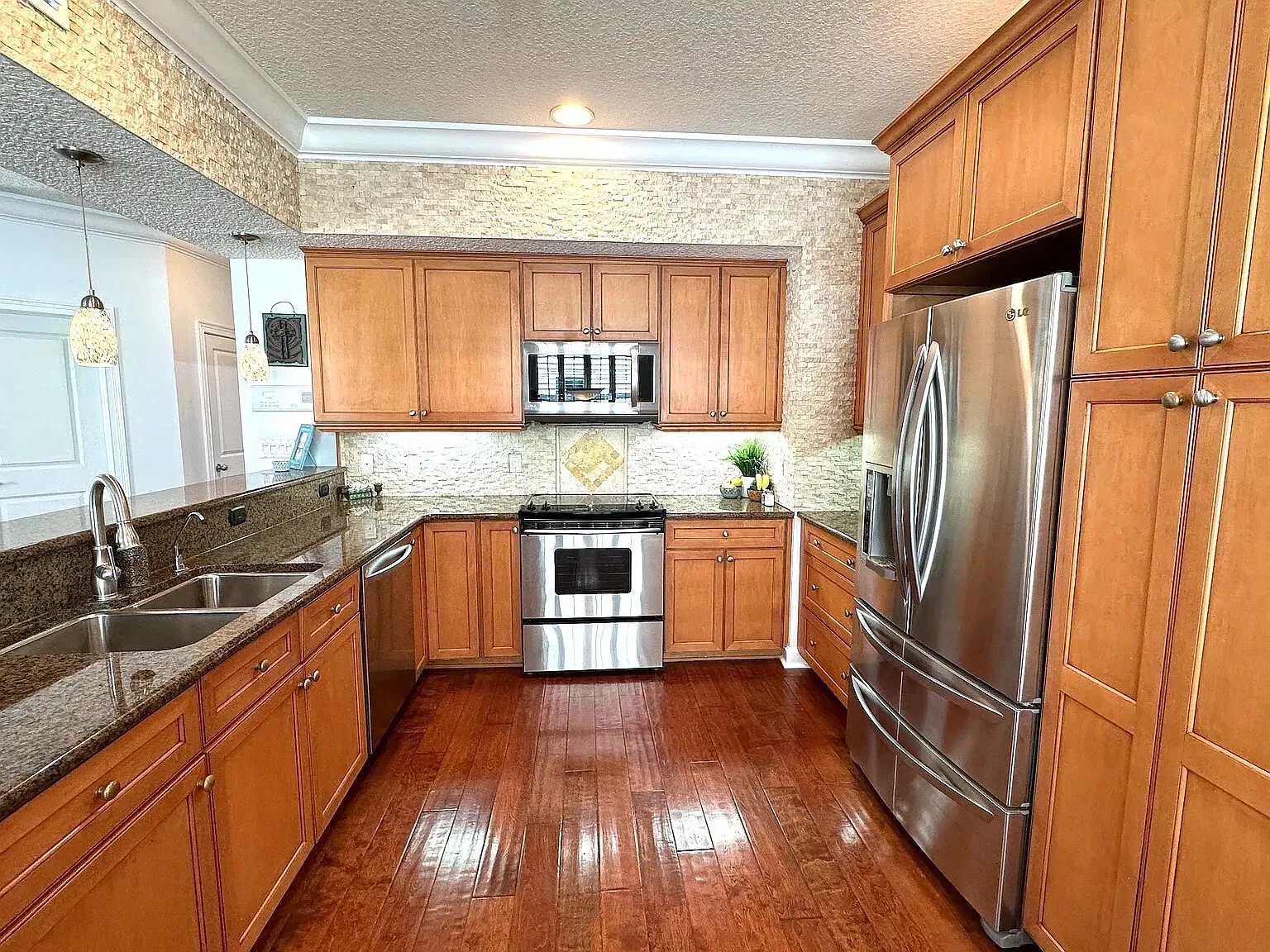 214 6th Avenue South., Unit A - A — Photo 2