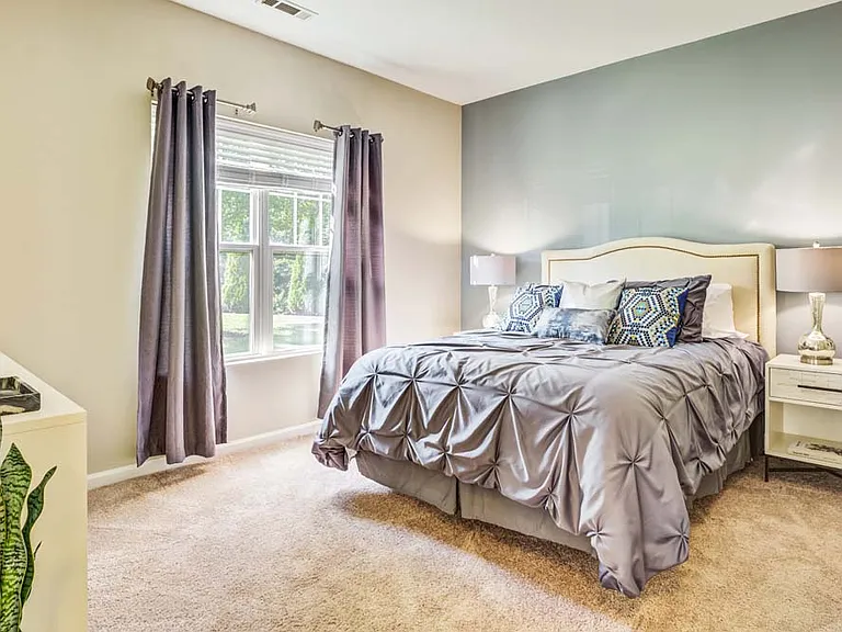 Regency Place — Photo 3
