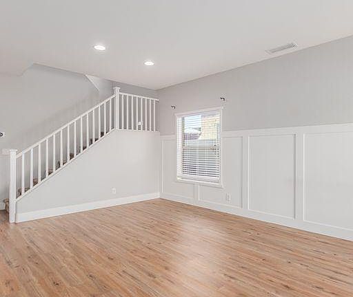 3rd image of 644 W Fruit Tree Ln