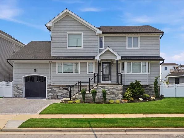 905 S 6th Street, Lindenhurst, NY 11757