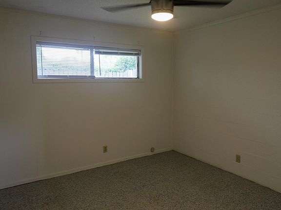 5th image of 141 Starlin Dr APT 113