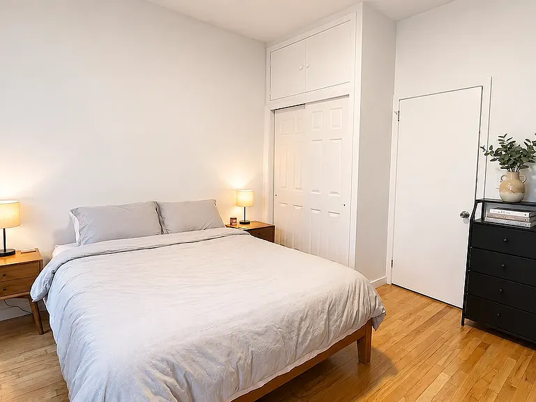308 E 6th St #2 — Photo 3