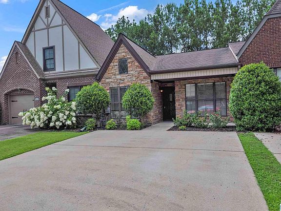 4th image of 1021 Ashwood Dr
