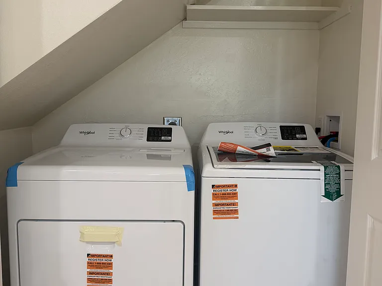 In unit full sized laundry set