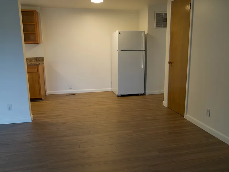 673 E 6th Ave N #6 — Photo 6