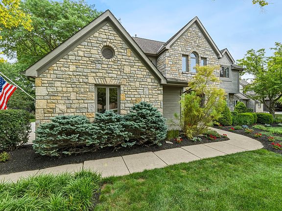 5th image of 6235 Inverurie Dr W