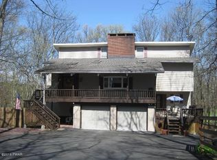 216 Broadmoor Dr, Hawley, PA 18428
