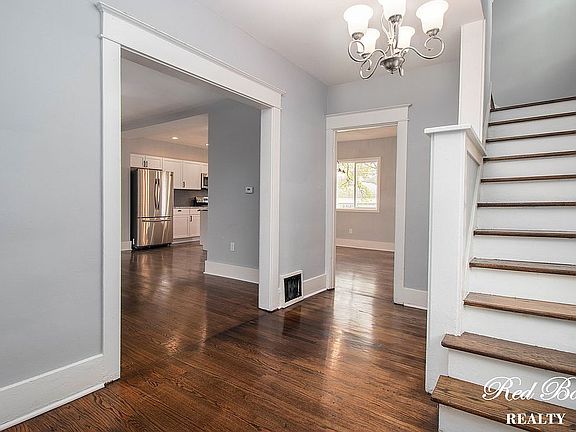 4th image of 1206 Portage Ave