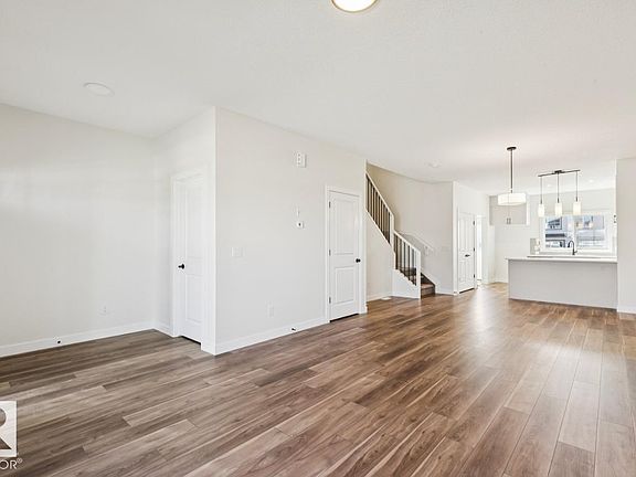 5th image of 243 Wattle Rd
