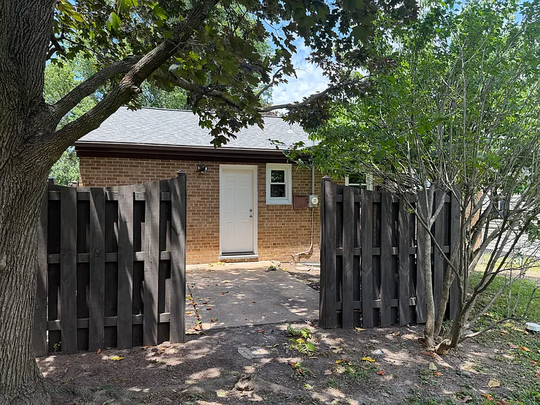 7032 Parkwood St — Photo 20