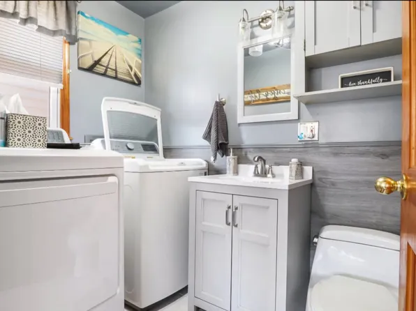 90 West 21st Street image 9 of 9