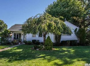 73 Fairview Ave, East Meadow, NY 11554