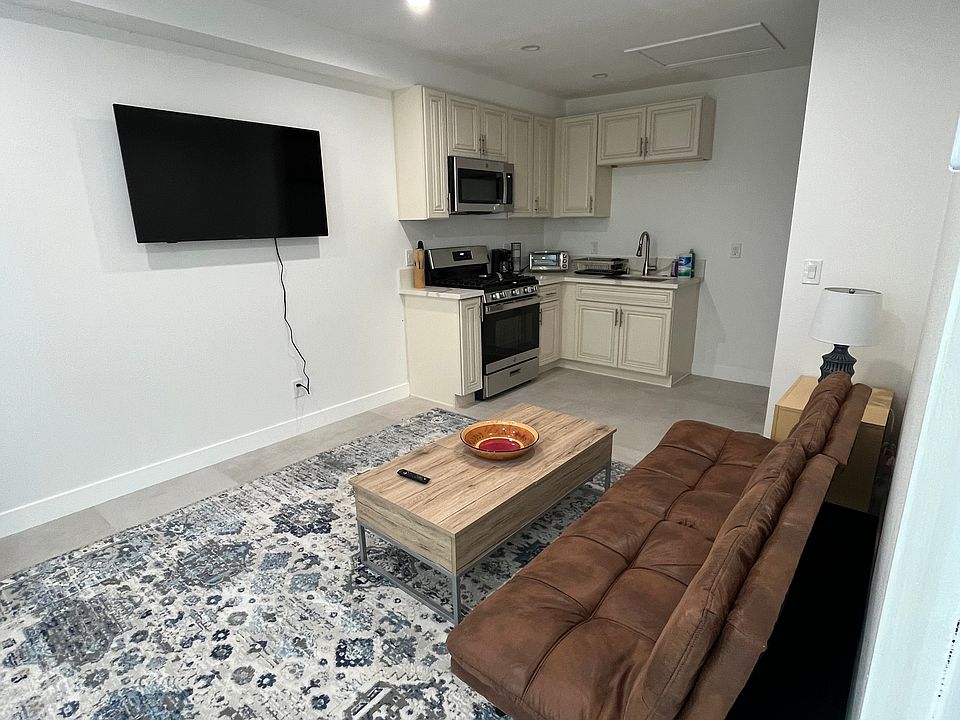1st image of 20338 Elkwood St