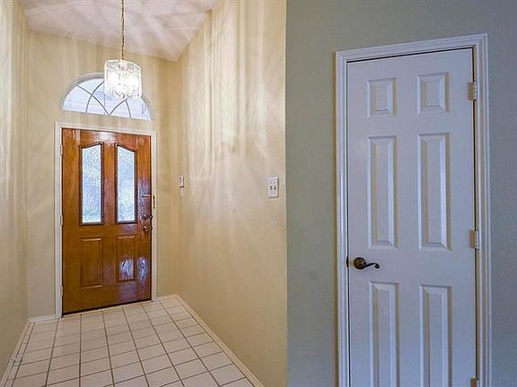 5th image of 11 Monterey Dr