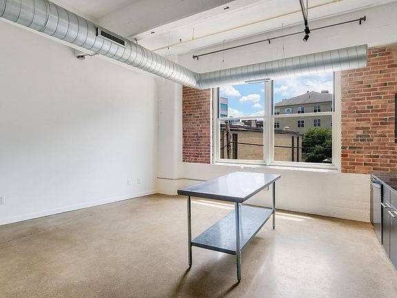 4th image of 444 N 4th St Unit 208