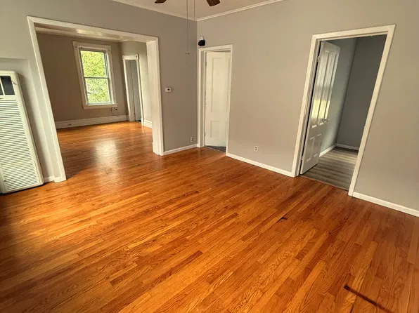 902 3rd Ave APT 2, Troy, NY 12182