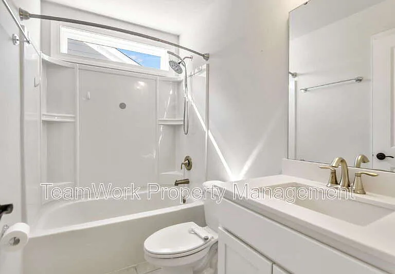 233 Seaworthy St — Photo 17