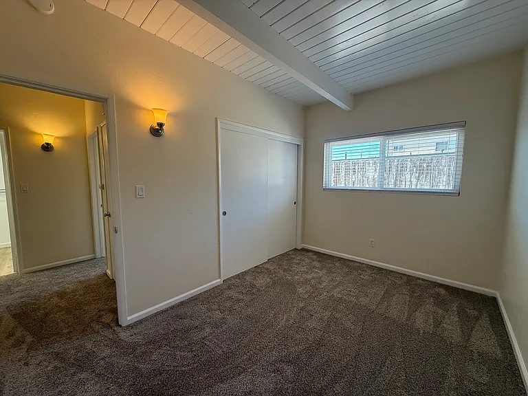 319 E Airport Ave — Photo 8