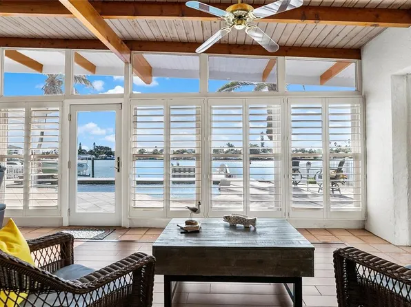 57 Dolphin Dr, Treasure Island, FL 33706