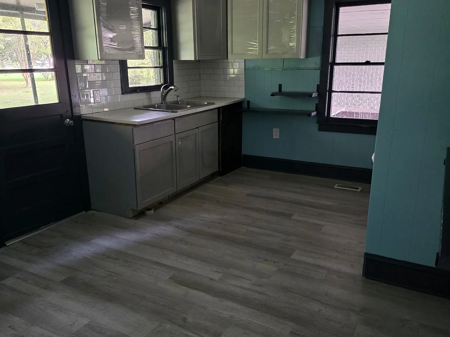 3 bed, 1100 sqft, $1,450 — Photo 1