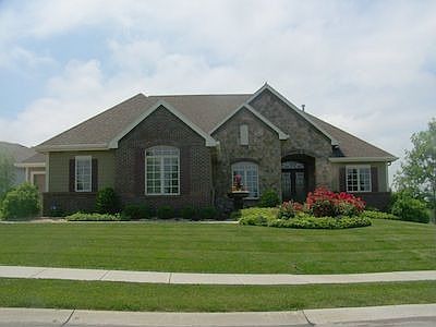 1st image of 802 S 180th Ave