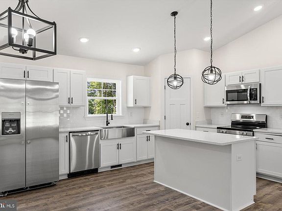 5th image of 207 Windway Dr