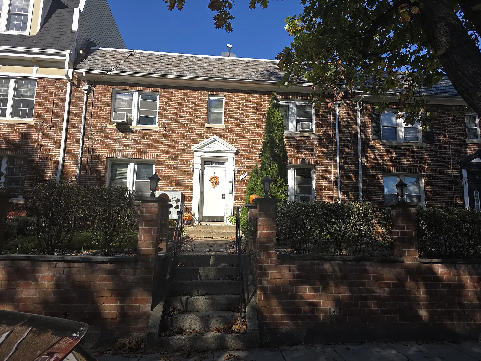 1822 C St SE — Photo 1
