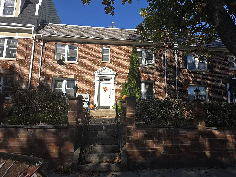 1822 C St SE #1