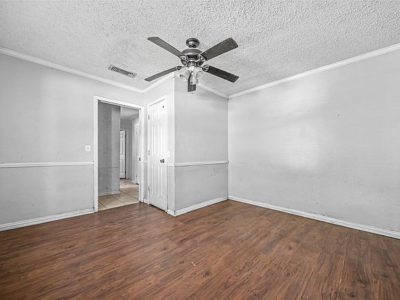 4th image of 206 Sixpence Ln