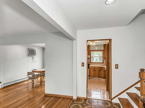 4th image of 43 Grohmans Ln