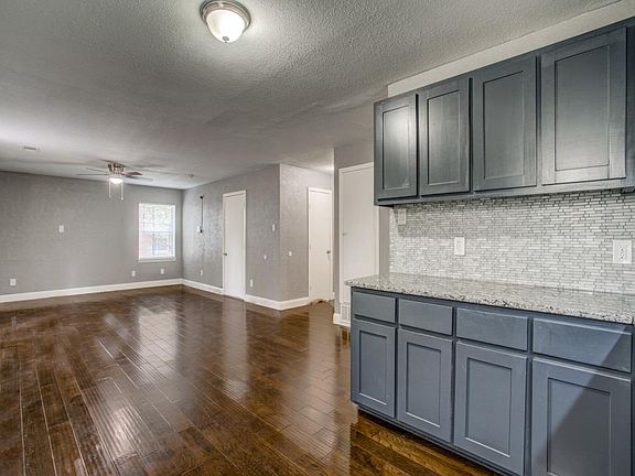 4th image of 7027 Coleshire Dr