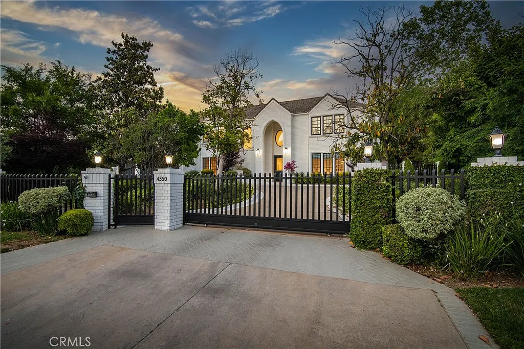 6 bed, 6661 sqft, $29,900 — Photo 2