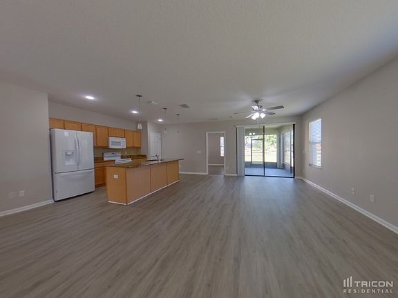 2nd image of 2907 Casabella Dr