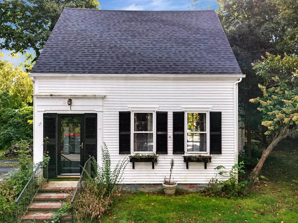 1 School Street, Sandwich, MA 02563