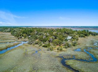 70 Island View Ln, Waverly, GA 31565