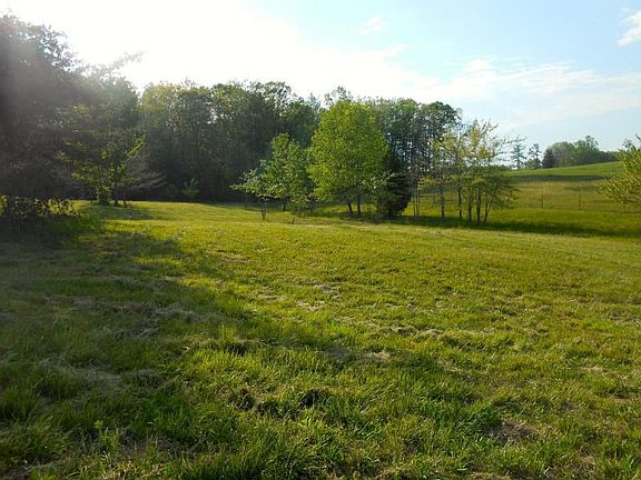 3rd image of 1018 Tanglewood Blvd