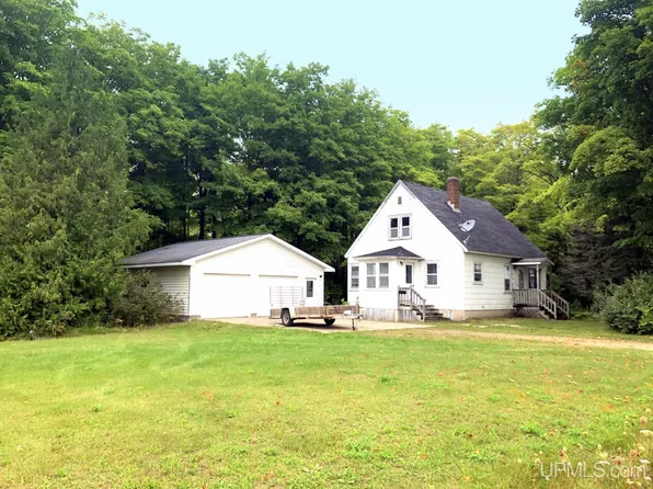 M94 N Cor #5301, Eben Junction, MI 49825