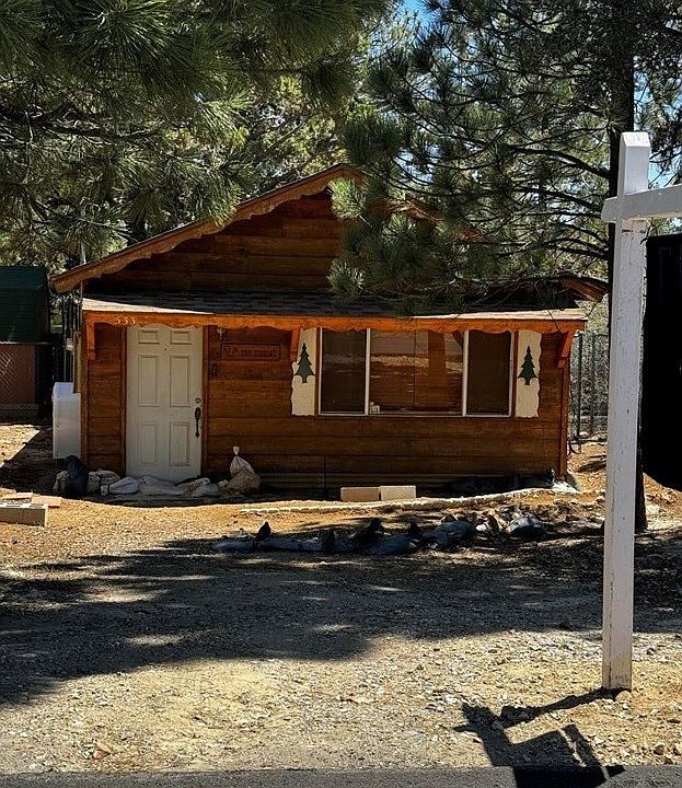 1st image of 533 Pine Ln