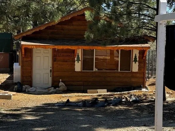533 Pine Ln, Sugarloaf, CA 92386