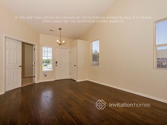 3rd image of 1044 Clogger Ln