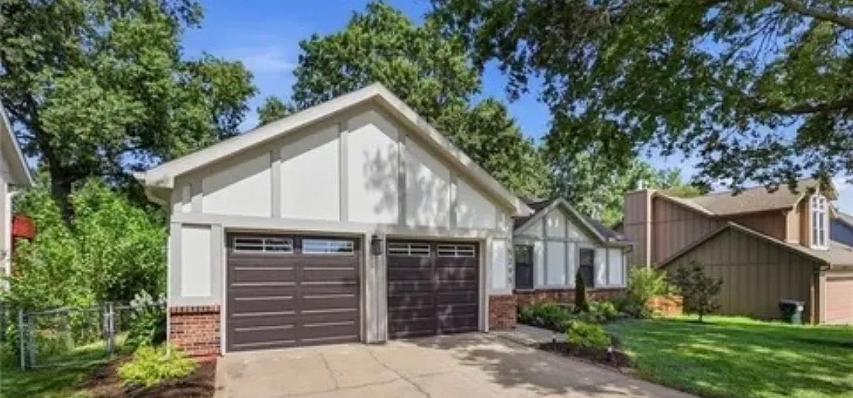 3 bed, 1372 sqft, $2,500 — Photo 3