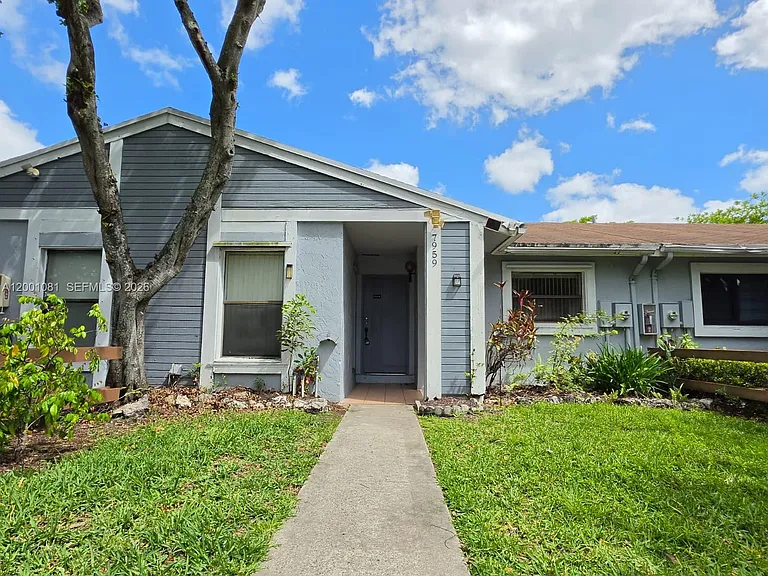 7959 NW 41st Ct #7959 — Photo 1