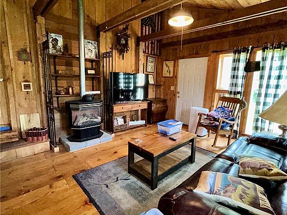 4th image of 2861 North Rd #27