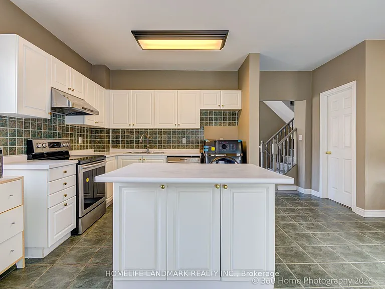 189 Leitchcroft Cres #UPPER — Photo 7