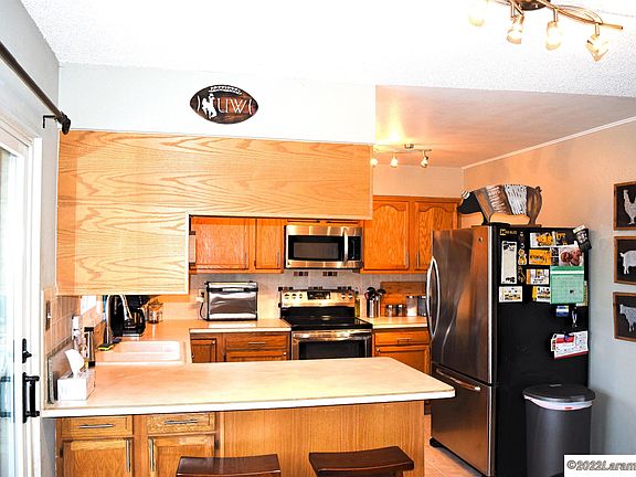 5th image of 1517 Barratt St