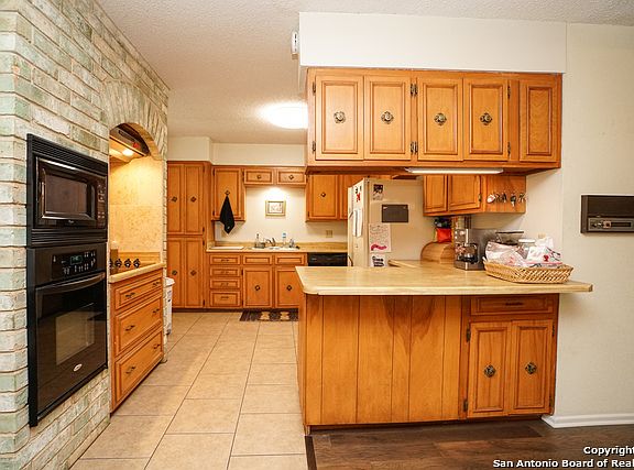 4th image of 3210 Yorktown Dr