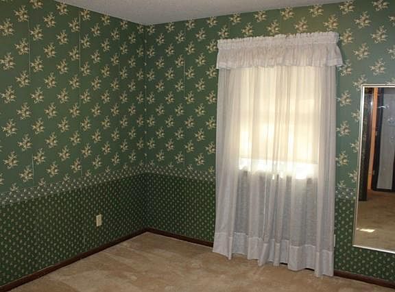 4th image of 1814 N Cottage St