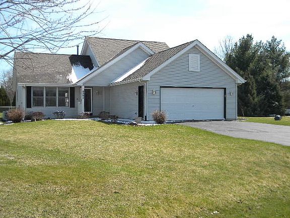 2nd image of 8301 Forest Ln