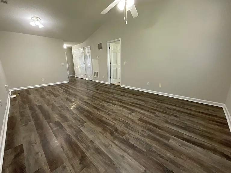 Meridian Park Apartments — Photo 137