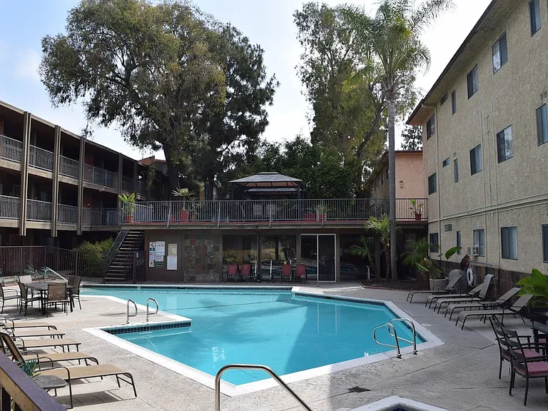 1331 N Figueroa Pl — Photo 2